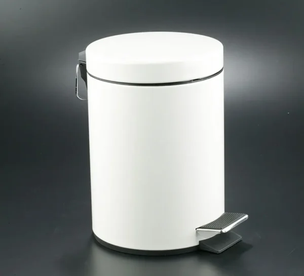 Front view of the 3L white pedal bin